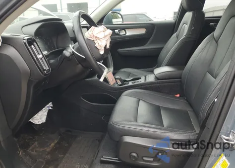 2021 Volvo Xc40 T5 Momentum z USA, uszkodzony, nr VIN YV4162UK7M2563404